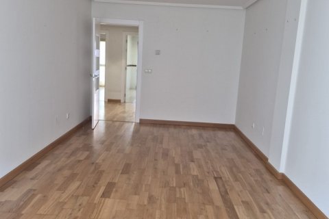 Huoneisto vuokrattavana Leon, Espanja, 2 makuuhuonetta, 93 m2 No. 172081 - kuva 4