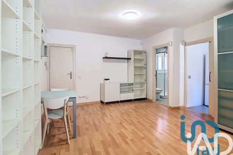 Huoneisto vuokrattavana L'Hospitalet de Llobregat, Barcelona, Espanja , 33 m2 No. 172079 - kuva 2
