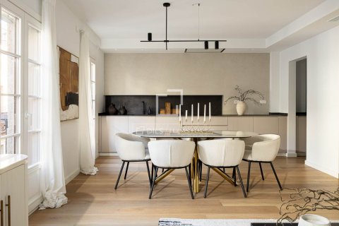 Продажа квартиры в Барселона, Испания 3 спальни, 108м2 №150774 - фото 7