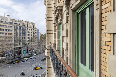 Продажа квартиры в Барселона, Испания 3 спальни, 245м2 №150770 - фото 9