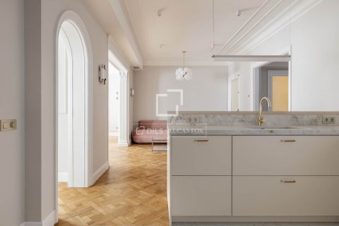 Продажа квартиры в Барселона, Испания 3 спальни, 245м2 №150770 - фото 15