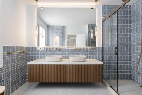 Продажа квартиры в Барселона, Испания 3 спальни, 245м2 №150770 - фото 23