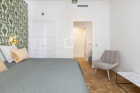 Продажа квартиры в Барселона, Испания 3 спальни, 245м2 №150770 - фото 28