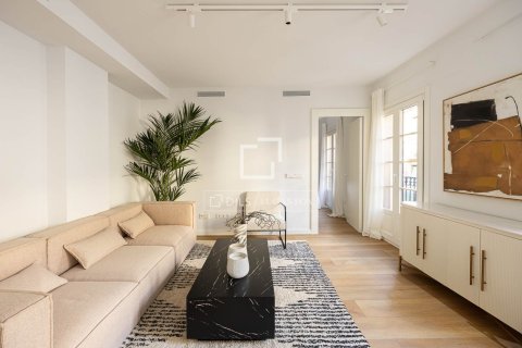 Продажа квартиры в Барселона, Испания 3 спальни, 108м2 №150771 - фото 5