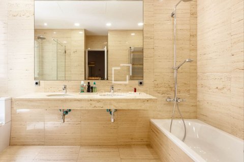 Apartament w Barcelona, Hiszpania 5 sypialni, 255 mkw. nr 150769 – zdjęcie 16