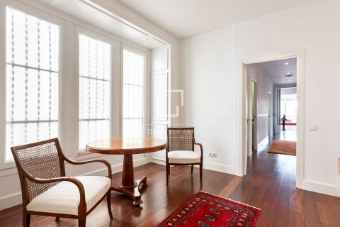 Apartament w Barcelona, Hiszpania 5 sypialni, 255 mkw. nr 150769 – zdjęcie 6