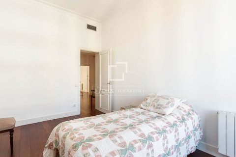 Apartament w Barcelona, Hiszpania 5 sypialni, 255 mkw. nr 150769 – zdjęcie 28