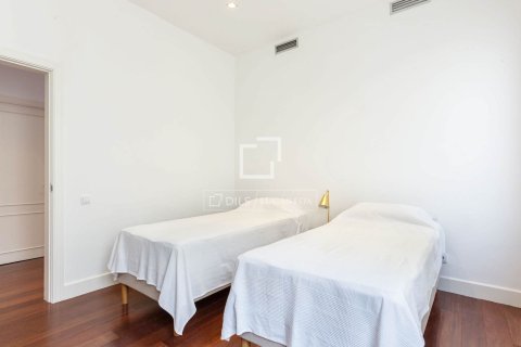Apartament w Barcelona, Hiszpania 5 sypialni, 255 mkw. nr 150769 – zdjęcie 23