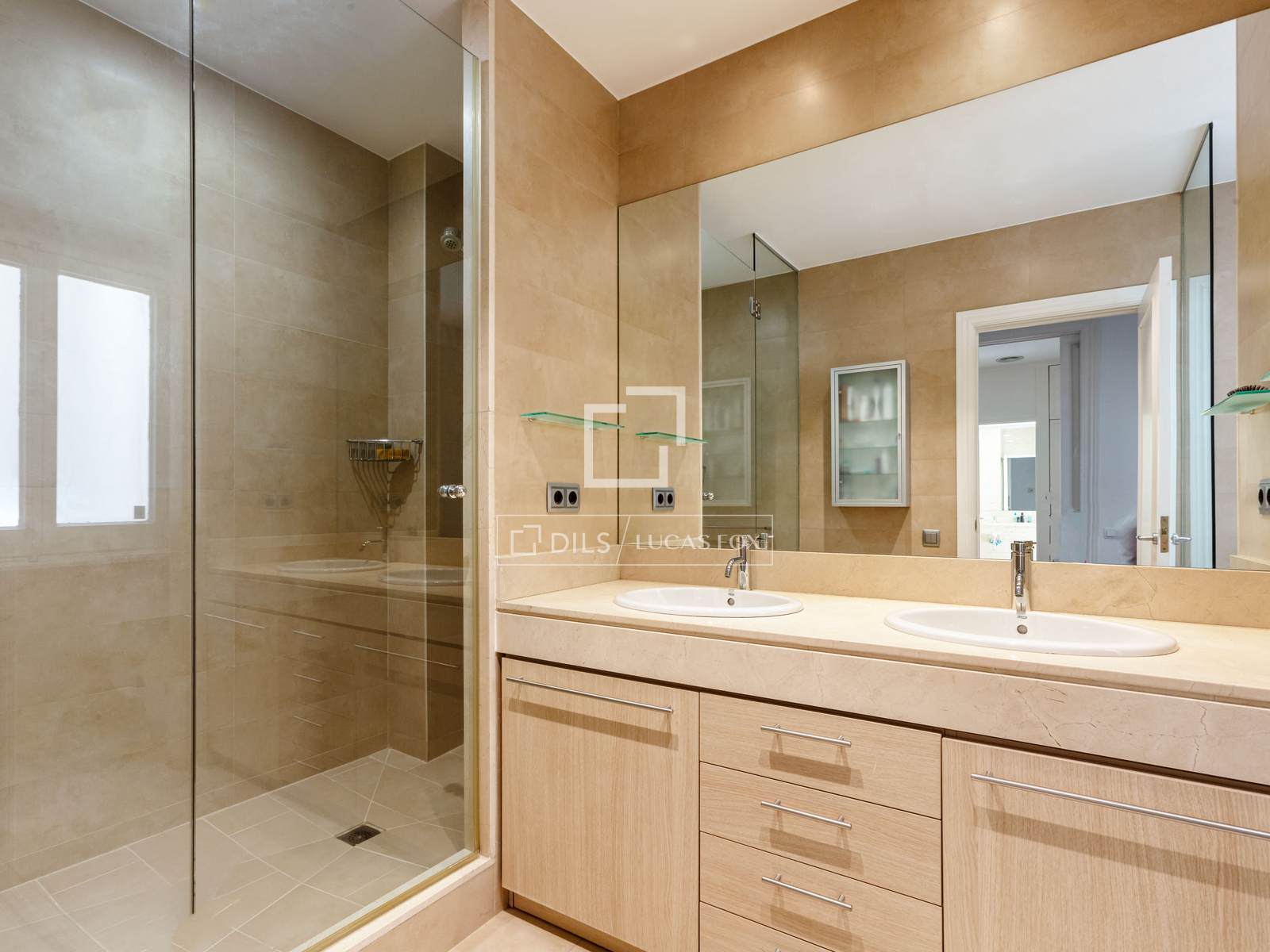 Квартира в Барселона, Испания 5 спален, 255м2 №150769