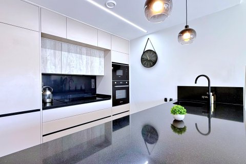 Huoneisto myytävänä Alicante, Espanja, 2 makuuhuonetta, 72 m2 No. 189943 - kuva 15