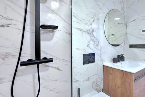 Huoneisto myytävänä Alicante, Espanja, 2 makuuhuonetta, 72 m2 No. 189943 - kuva 22