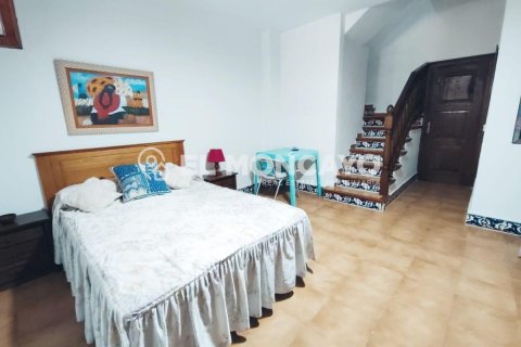 House for sale in Guardamar del Segura, Alicante, Spain 5 bedrooms, 139 sq.m. No. 149053 - photo 25