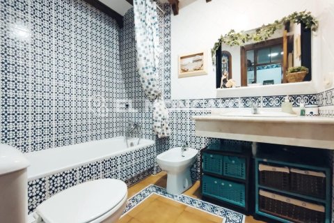 House for sale in Guardamar del Segura, Alicante, Spain 5 bedrooms, 139 sq.m. No. 149053 - photo 16