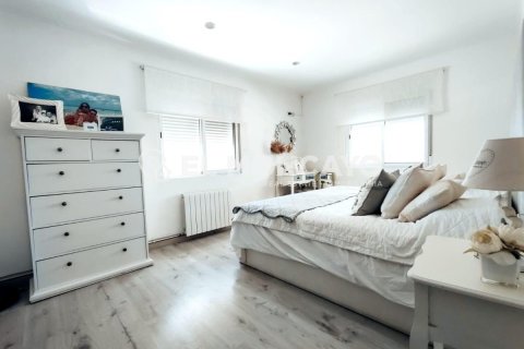 Villa en venta en Alicante, España 3 dormitorios, 337 m2 No. 149049 - foto 18