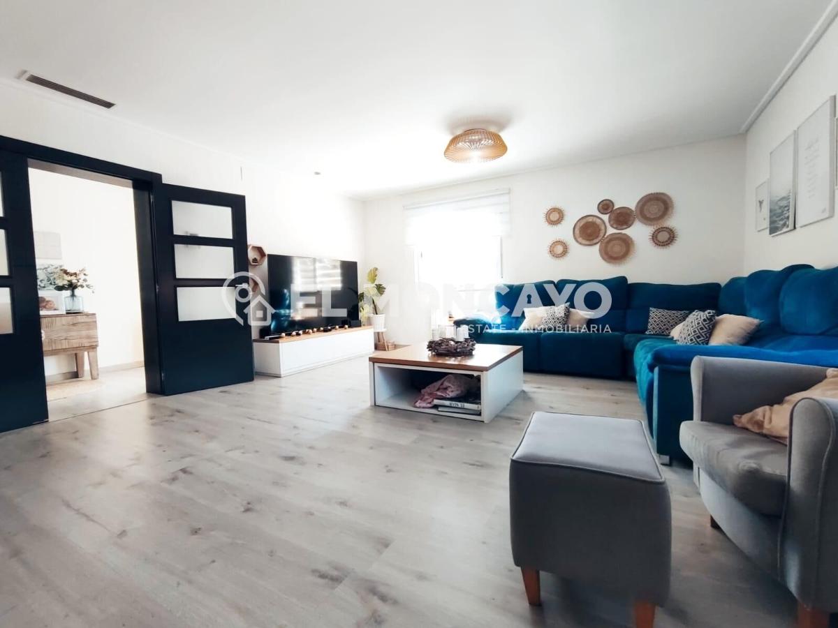 Villa a Alicante, Spagna 3 camere da letto, 337 mq. N° 149049