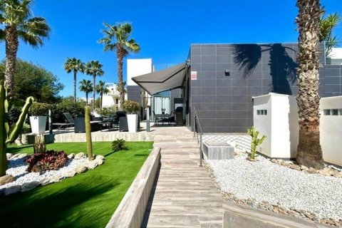 Villa for sale in Alicante, Spain 2 bedrooms, 79 sq.m. No. 149048 - photo 27