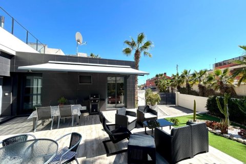 Villa for sale in Alicante, Spain 2 bedrooms, 79 sq.m. No. 149048 - photo 3