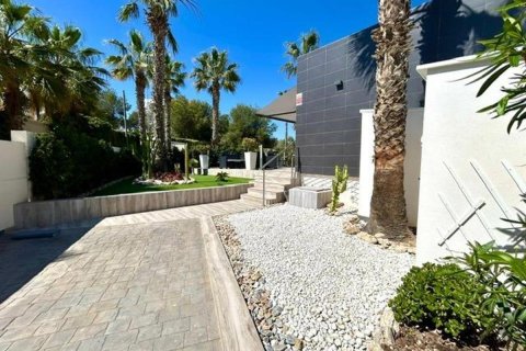 Villa for sale in Alicante, Spain 2 bedrooms, 79 sq.m. No. 149048 - photo 29