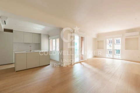Apartment à Madrid, Espagne 3 chambres, 128 m2 No. 178759