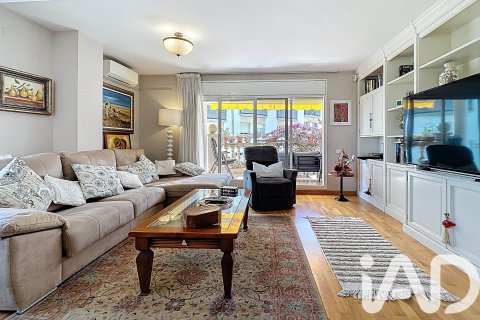 Kamienica w Sant Pere de Ribes, Barcelona, Hiszpania 5 sypialni, 230 mkw. nr 152745 – zdjęcie 4