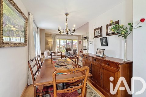 Kamienica w Sant Pere de Ribes, Barcelona, Hiszpania 5 sypialni, 230 mkw. nr 152745 – zdjęcie 11