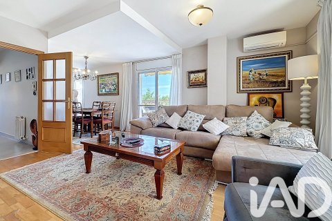 Kamienica w Sant Pere de Ribes, Barcelona, Hiszpania 5 sypialni, 230 mkw. nr 152745 – zdjęcie 10