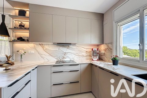 Kamienica w Sant Pere de Ribes, Barcelona, Hiszpania 5 sypialni, 230 mkw. nr 152745 – zdjęcie 5