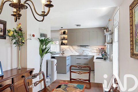 Kamienica w Sant Pere de Ribes, Barcelona, Hiszpania 5 sypialni, 230 mkw. nr 152745 – zdjęcie 12