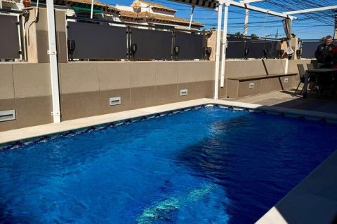 Villa à vendre à Torrevieja, Alicante, Espagne, 5 chambres, 240 m2 No. 156173 - photo 2