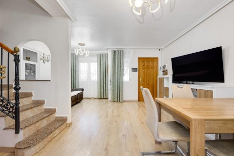 Rindu māja pārdošanā Torrevieja, Alicante, Spānijā 3 istabas, 90 m2 Nr. 156166 - attēls 2