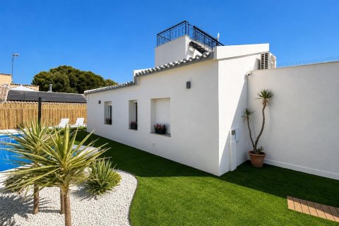 Villetta a schiera in vendita a Punta Prima, Alicante, Spagna 4 camere da letto, 104 mq. N° 195980 - foto 4