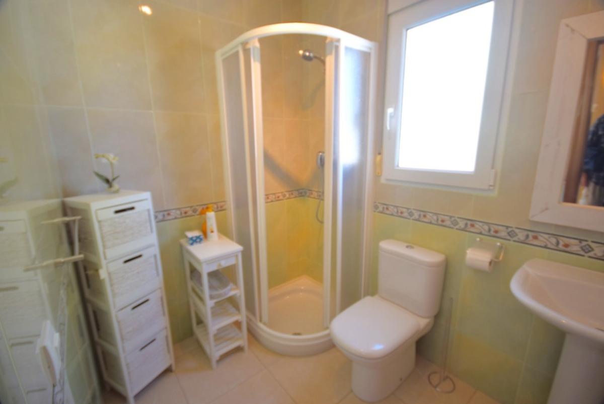 Villa a Javea, Alicante, Spagna 4 camere da letto, 375 mq. N° 113015