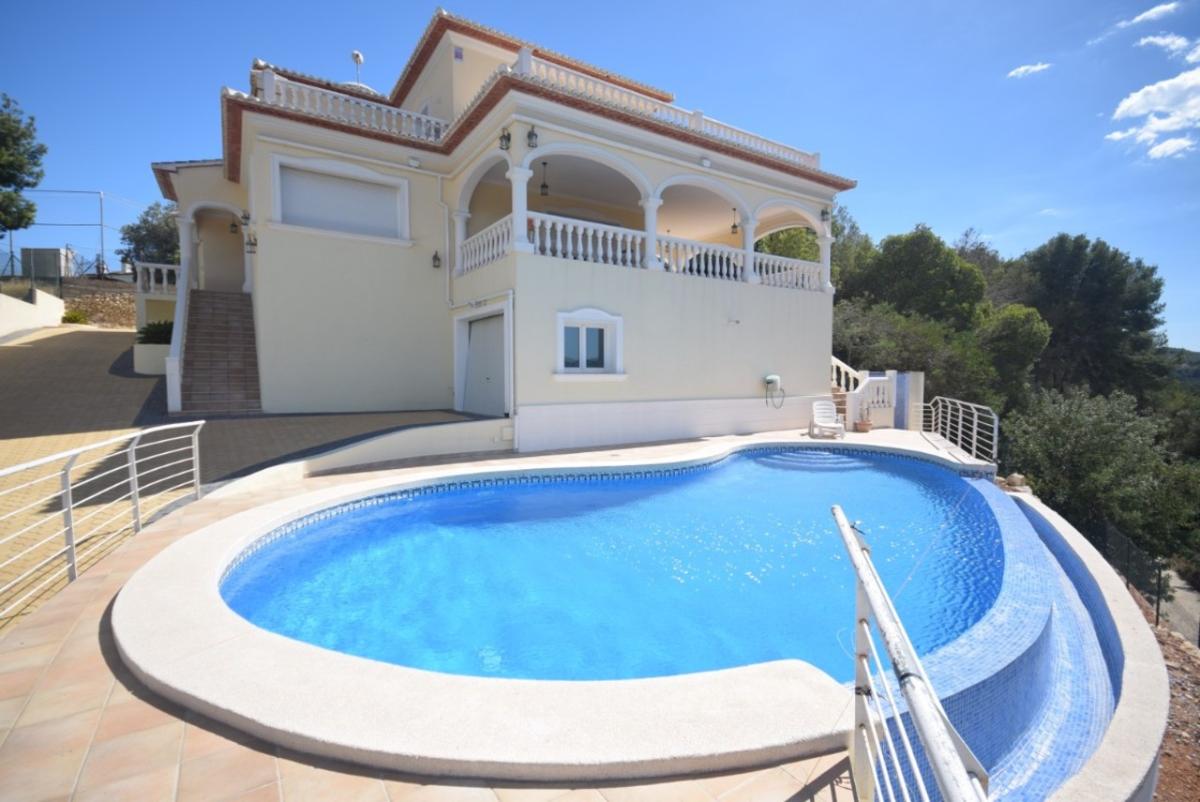 Villa a Javea, Alicante, Spagna 4 camere da letto, 375 mq. N° 113015