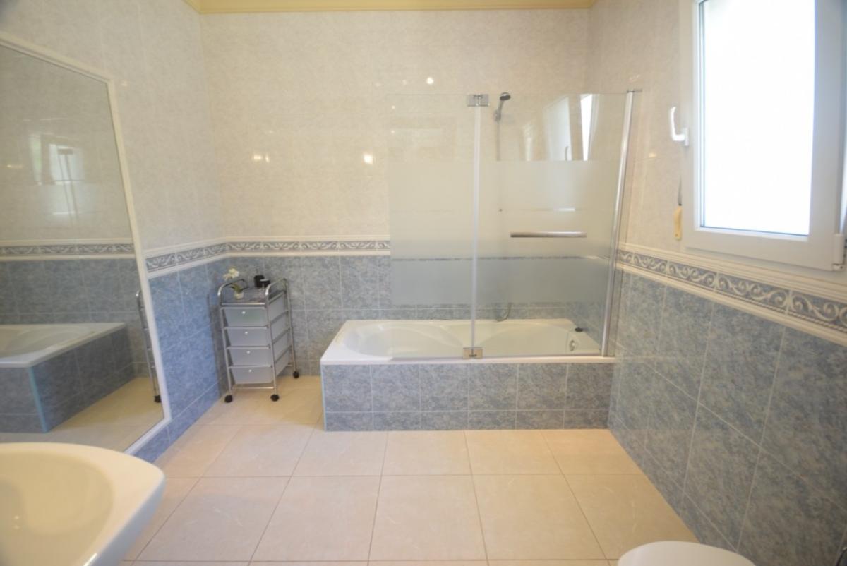 Villa a Javea, Alicante, Spagna 4 camere da letto, 375 mq. N° 113015