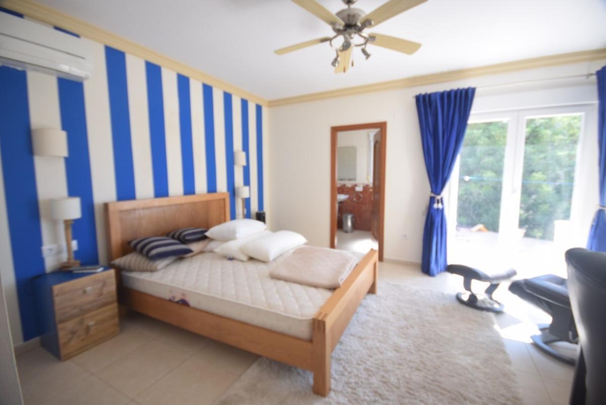 Villa a Javea, Alicante, Spagna 4 camere da letto, 375 mq. N° 113015