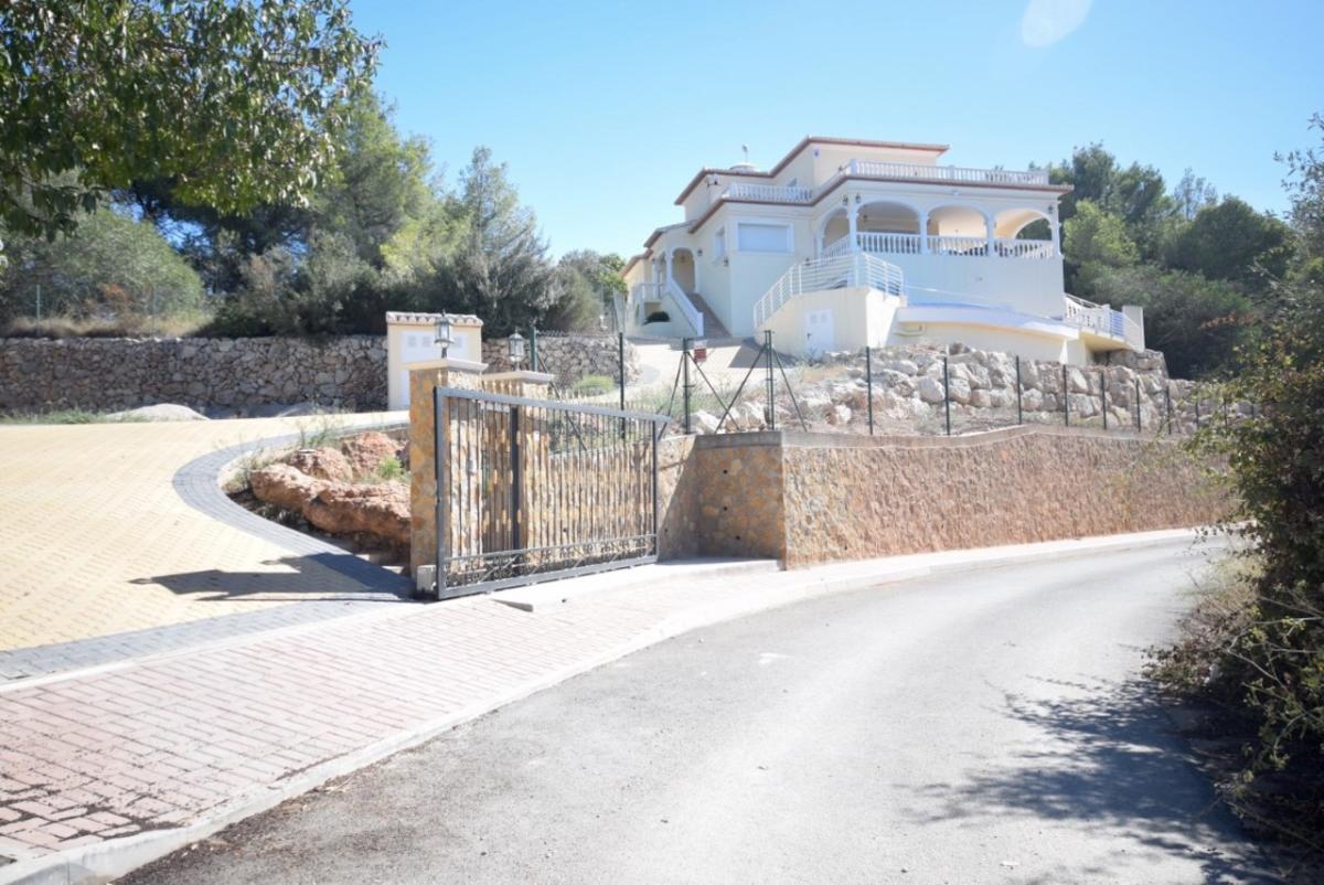 Villa a Javea, Alicante, Spagna 4 camere da letto, 375 mq. N° 113015