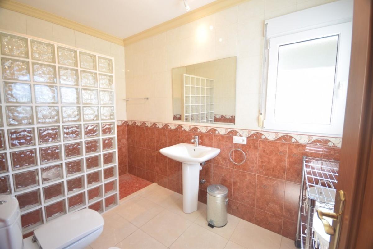 Villa a Javea, Alicante, Spagna 4 camere da letto, 375 mq. N° 113015