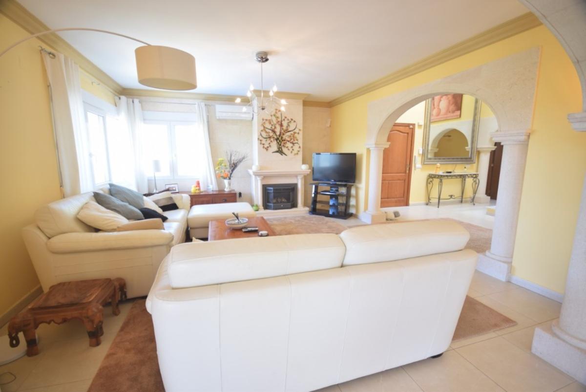 Villa a Javea, Alicante, Spagna 4 camere da letto, 375 mq. N° 113015