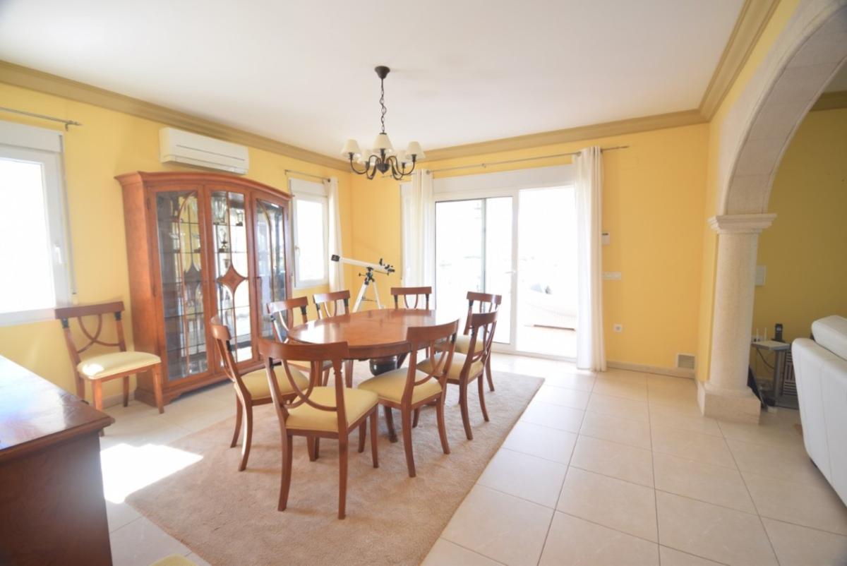 Villa a Javea, Alicante, Spagna 4 camere da letto, 375 mq. N° 113015