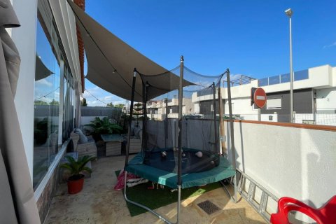 Bungalow for sale Daya Nueva, Alicante, Spain 3 bedrooms, 102 sq.m. No. 113013 - photo 17