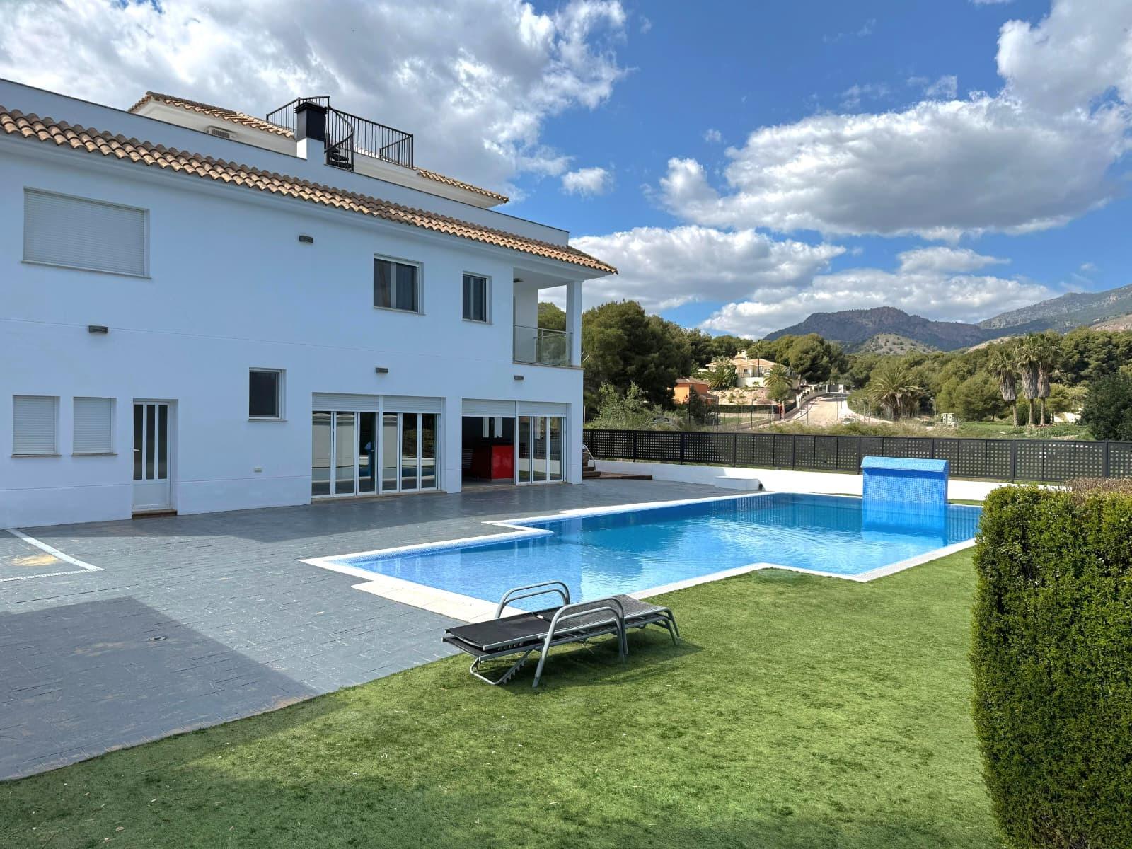 Casa a Totana, Murcia, Spagna 4 camere da letto, 440 mq. N° 195184