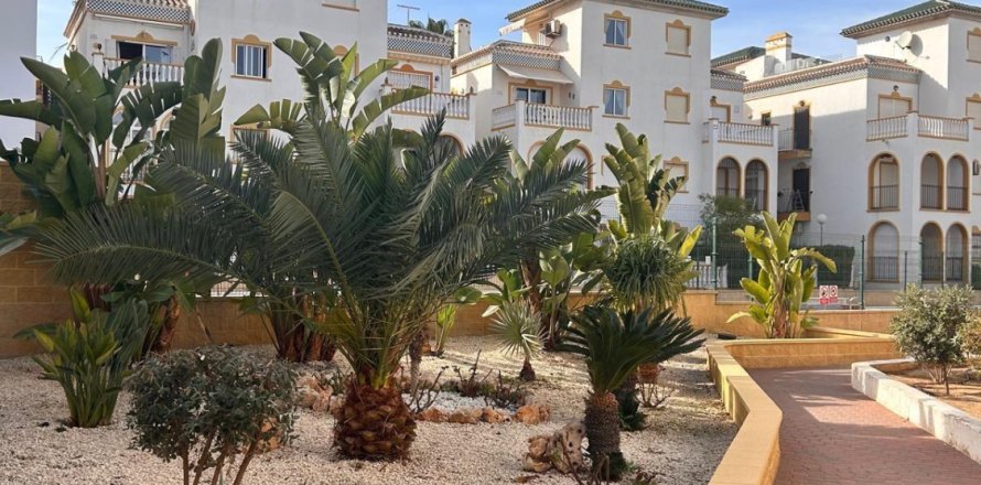 Bungalow in Torrevieja, Alicante, Spain 2 bedrooms, 55 sq.m. No. 195182