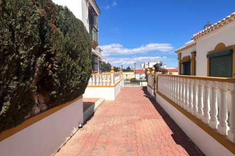 Bungalow for sale in Torrevieja, Alicante, Spain 2 bedrooms, 55 sq.m. No. 195182 - photo 26