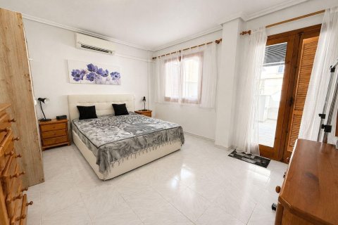 Penthouse for sale in Torrevieja, Alicante, Spain 2 bedrooms, 117 sq.m. No. 195181 - photo 29