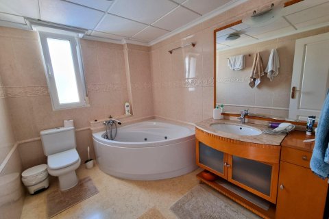 Apartment for sale in Torrevieja, Alicante, Spain 670 sq.m. No. 195183 - photo 12