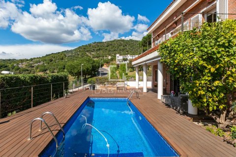 Villa for sale in Teia, Barcelona, Spain 6 bedrooms, 354 sq.m. No. 150514 - photo 24