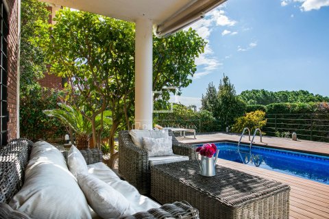 Villa for sale in Teia, Barcelona, Spain 6 bedrooms, 354 sq.m. No. 150514 - photo 5