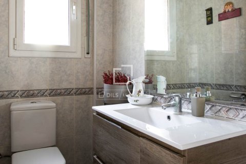 Villa for sale in Teia, Barcelona, Spain 6 bedrooms, 354 sq.m. No. 150514 - photo 18