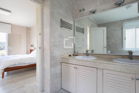 Villa for sale in Teia, Barcelona, Spain 6 bedrooms, 354 sq.m. No. 150514 - photo 14