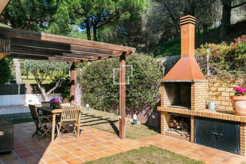 Villa for sale in Teia, Barcelona, Spain 6 bedrooms, 354 sq.m. No. 150514 - photo 28